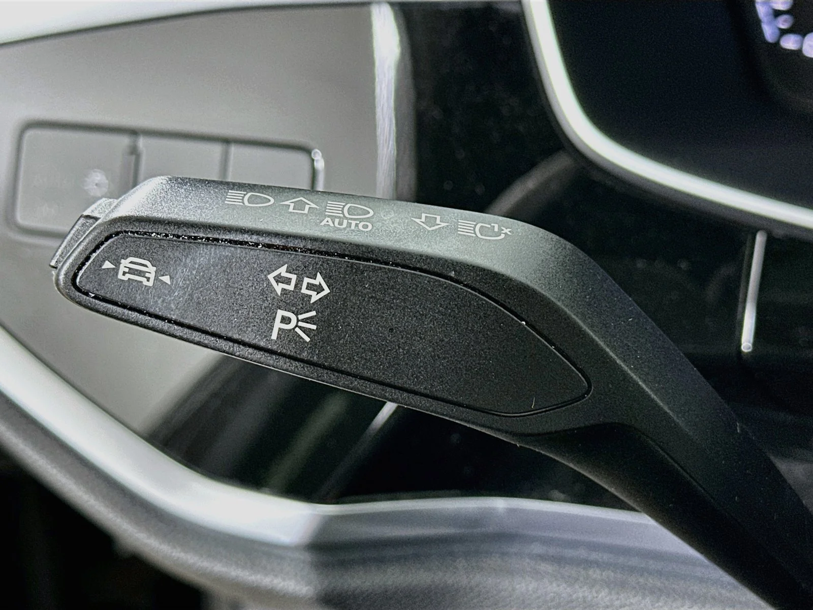 Used 2022 Black Audi  image 21