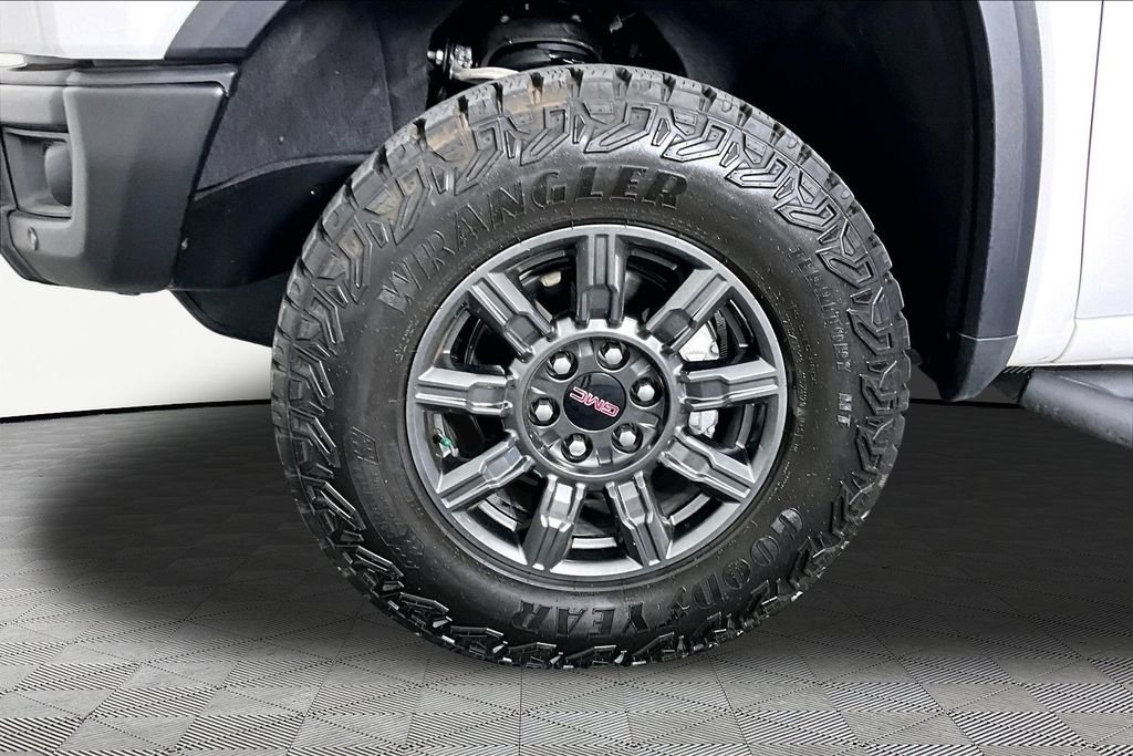 Used 2026 White GMC AT4X image 32