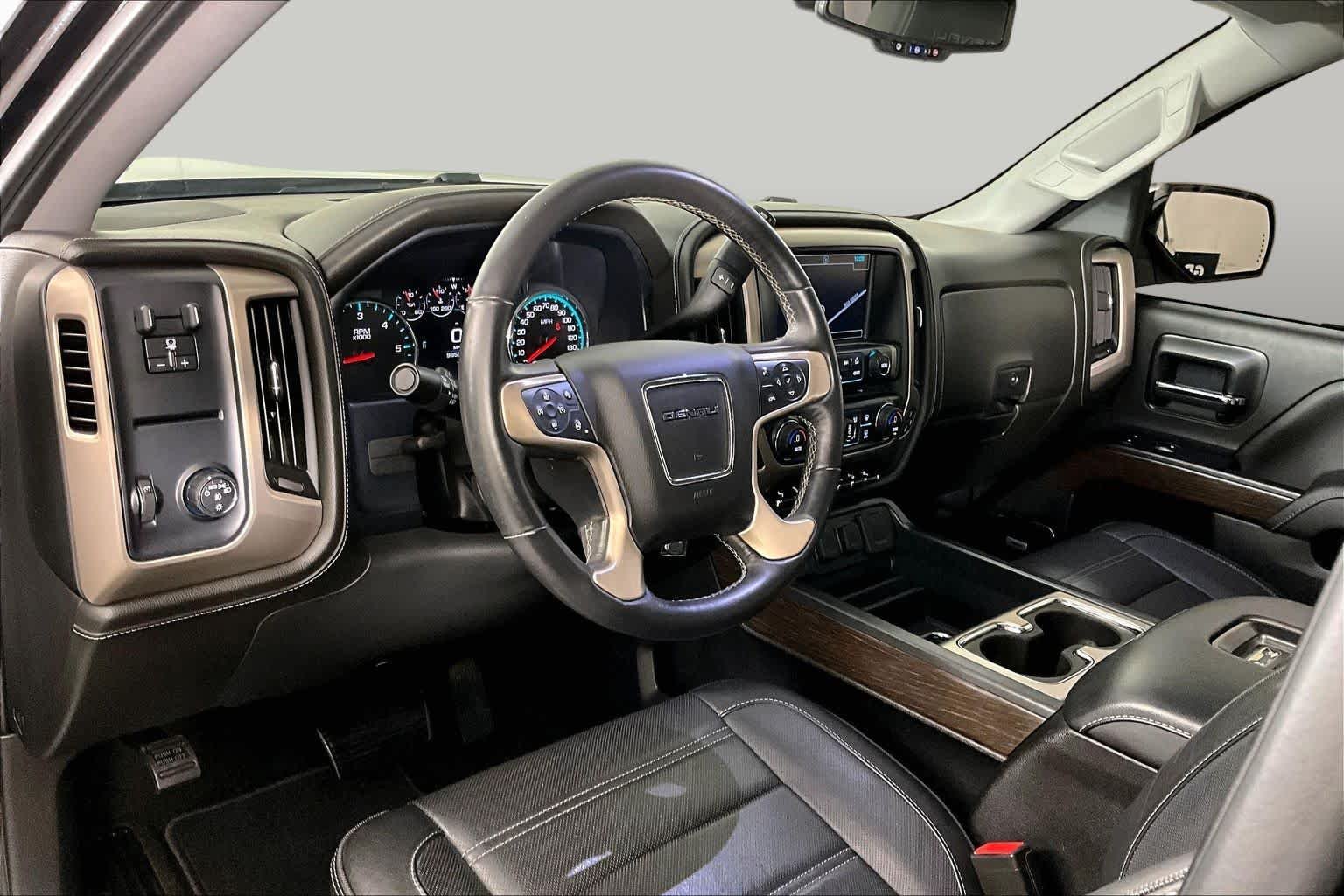 Used 2018 Onyx Black GMC Denali image 16