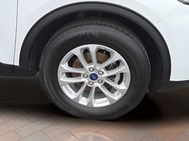 Used 2021 White Ford SE image 22