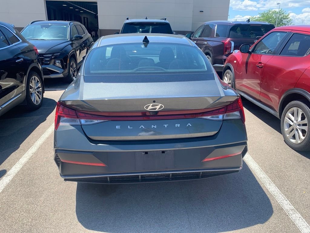 Certified Used 2024 Gray Hyundai SEL image 4