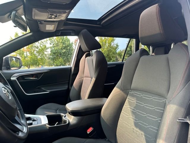 Used 2023 Ice Toyota SE image 13