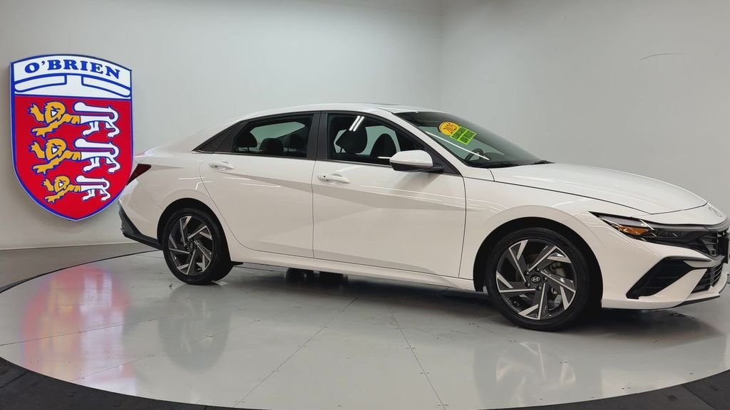 2025 Hyundai Elantra SEL - Photo 3