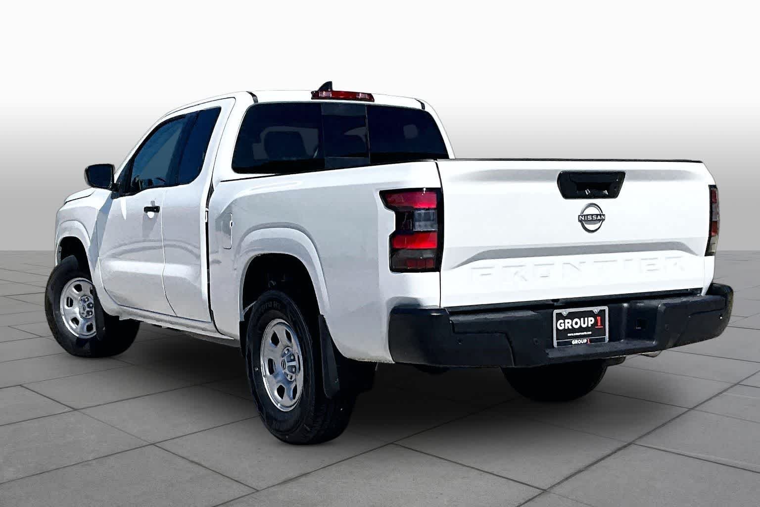 New 2026 Glacier White Nissan S image 7