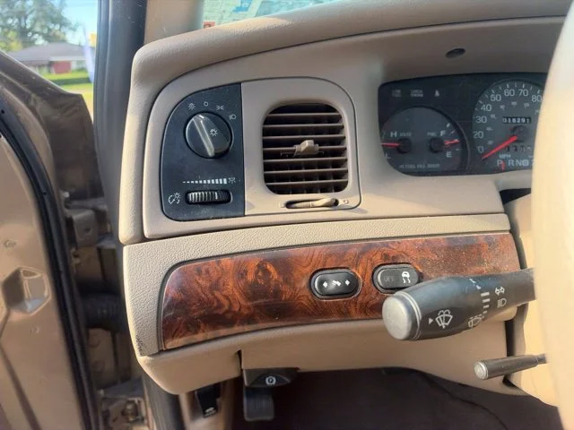 Used 2005 Tan Mercury GS image 19