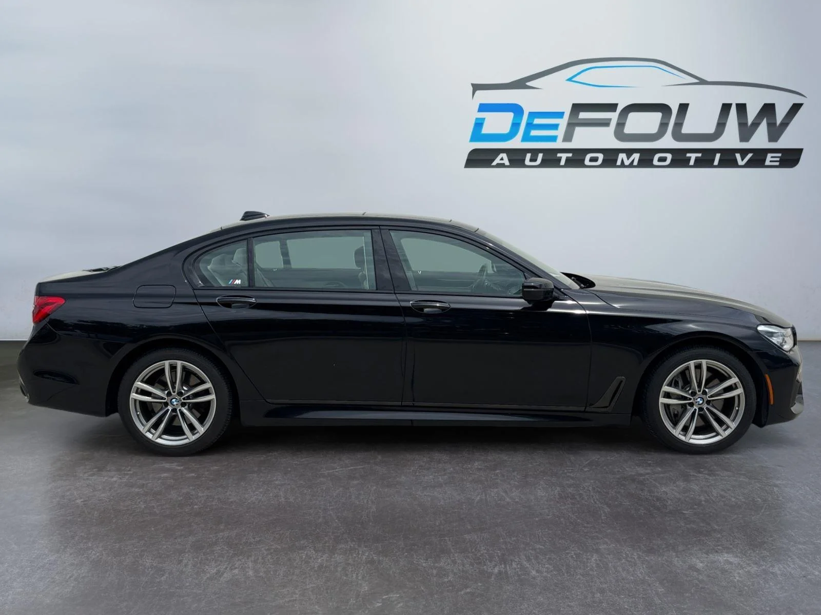Used 2017 Black Sapphire Metallic BMW 750i xDrive image 2