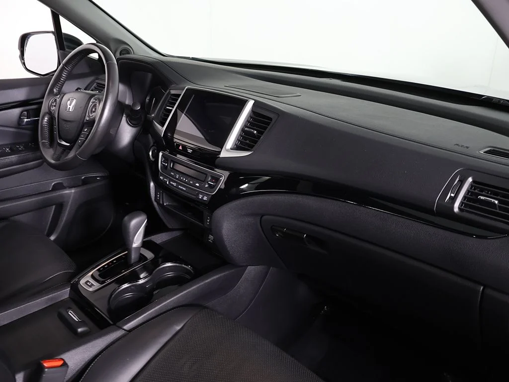 Used 2019 Crystal Black Pearl Honda RTL-E image 31