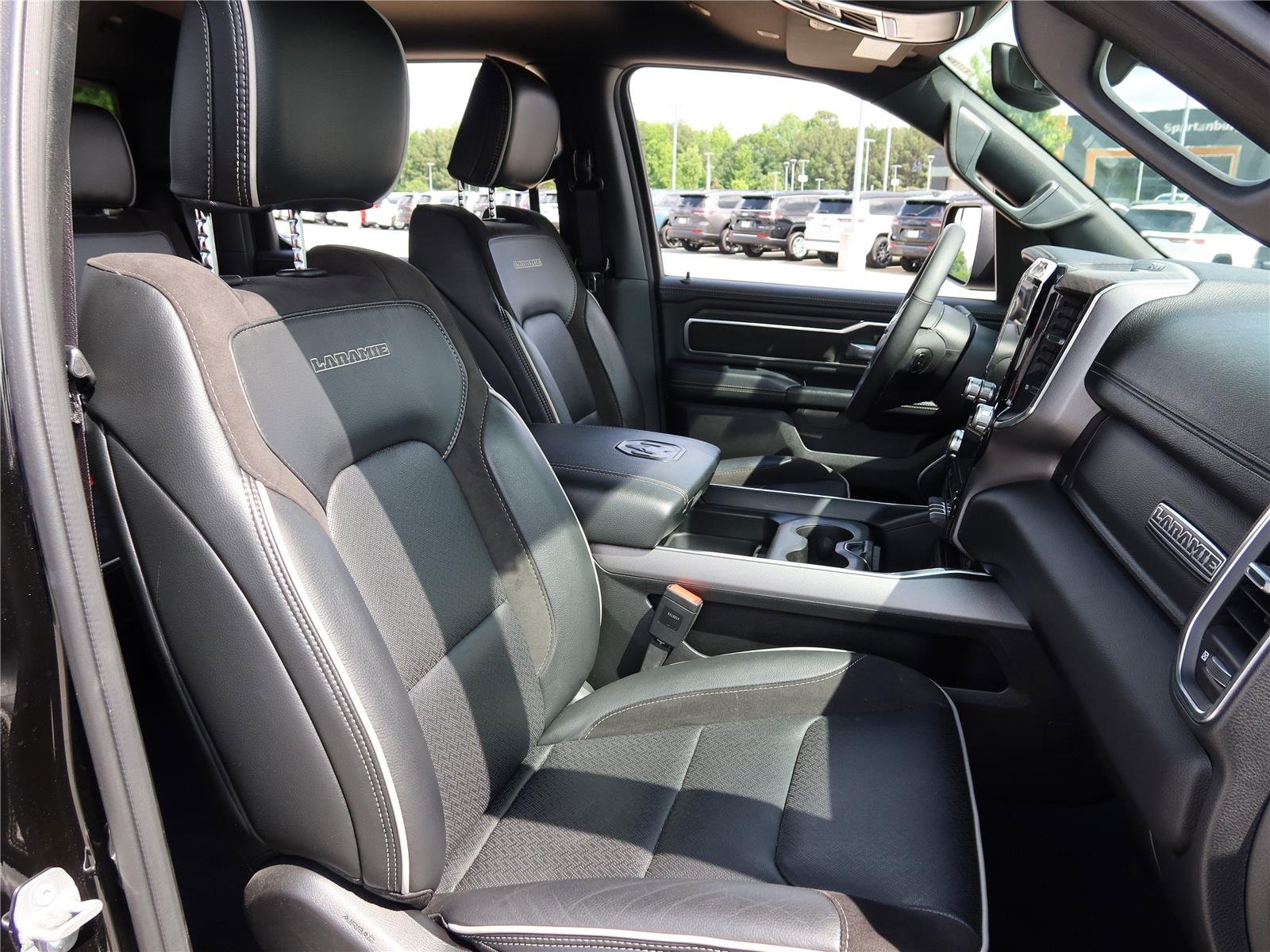 Certified Used 2025 Diamond Black Crystal Pearlcoat Ram Laramie image 7