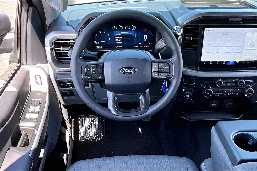 New 2026 Carbonized Gray Metallic Ford XLT image 4