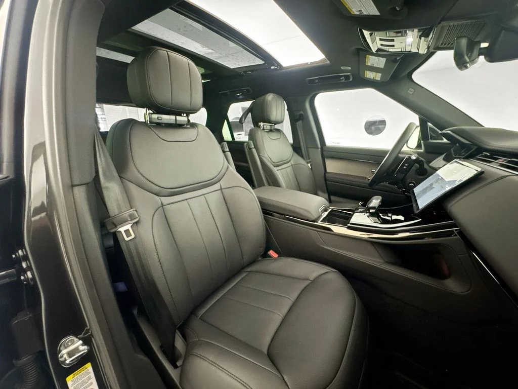New 2026 Carpathian Grey Land Rover SE image 28