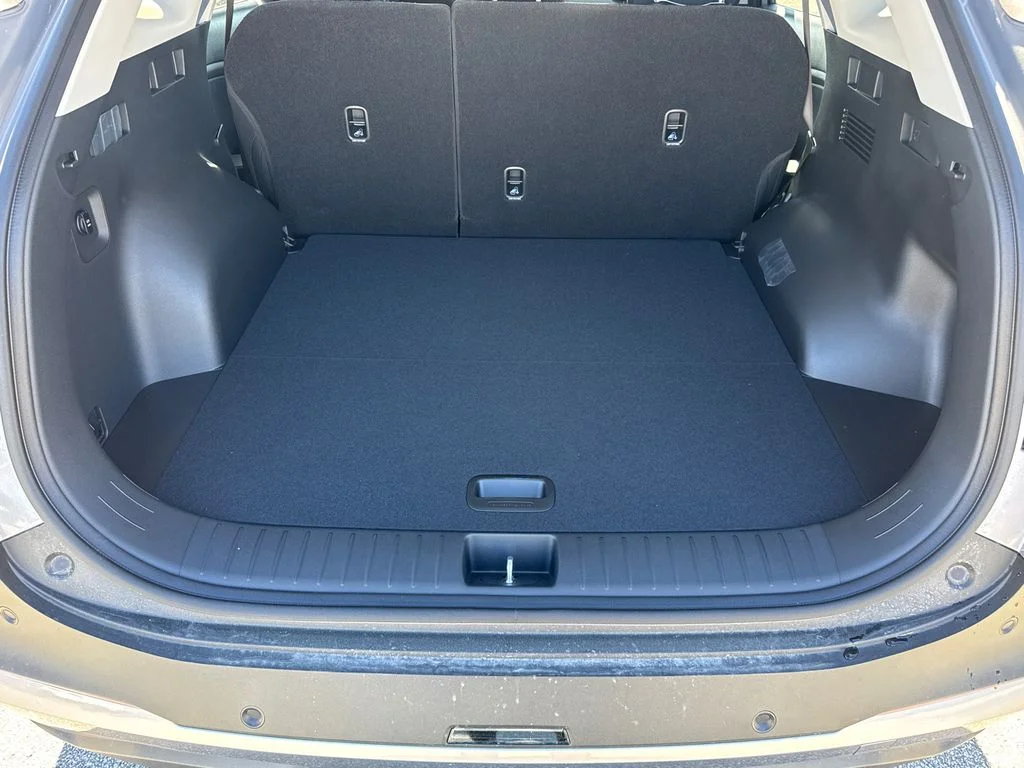 New 2026 Steel Gray Kia LX image 18