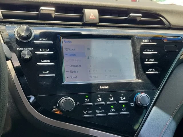 2020 Toyota Camry LE - Photo 27