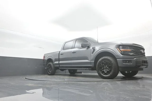 New 2026 Carbonized Gray Metallic Ford XLT image 31