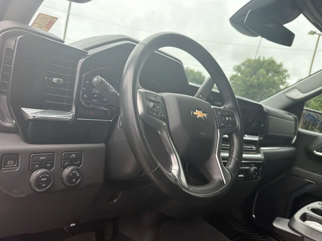 Used 2023 Gray Chevrolet LT image 10