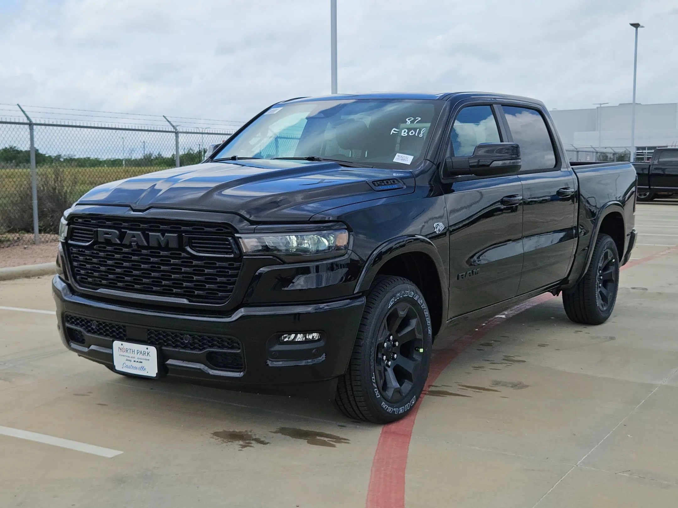 New 2026 Diamond Black Crystal Pearlcoat RAM Big Horn/Lone Star image 7