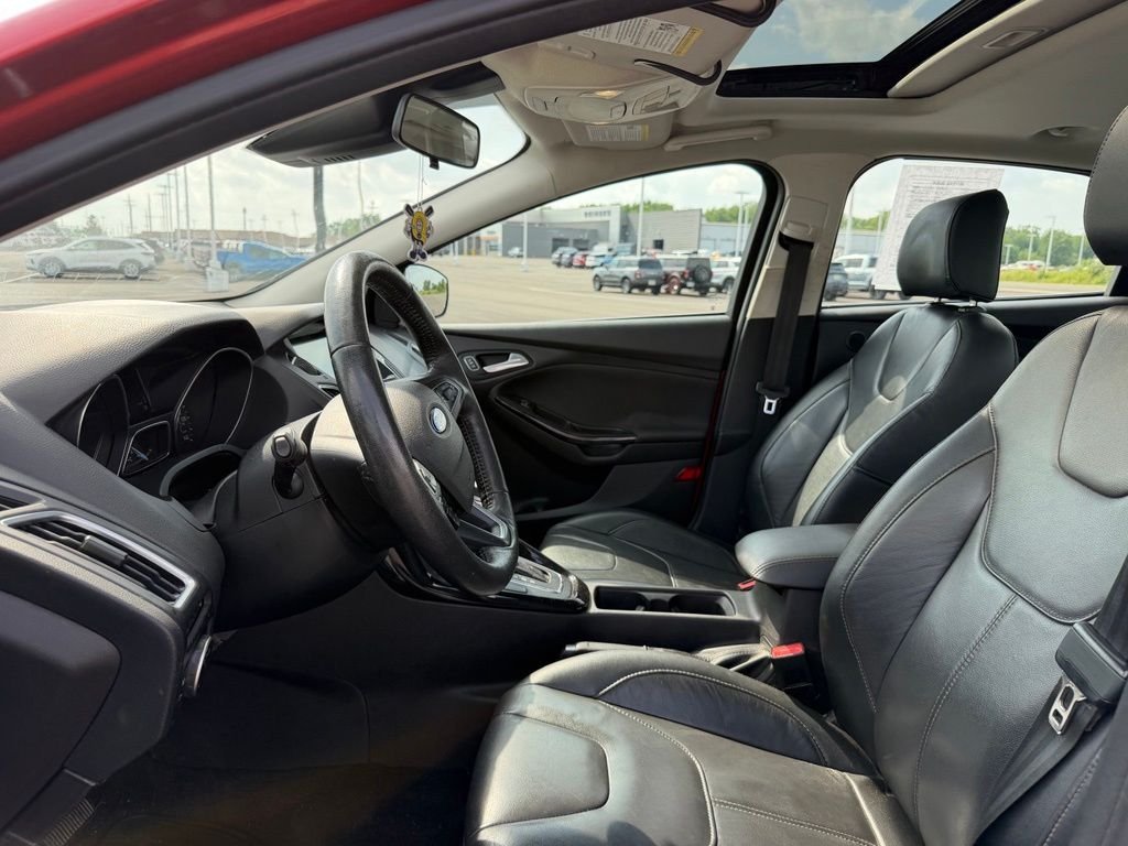 Used 2018 Red Ford Titanium image 9