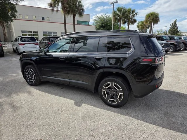 New 2026 Diamond Black Crystal Pearl-Coat Exterior Paint Jeep Laredo image 9