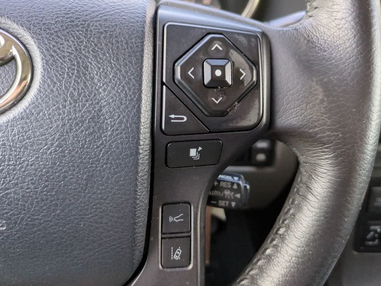 Used 2018 Midnight Black Metallic Toyota Platinum image 27