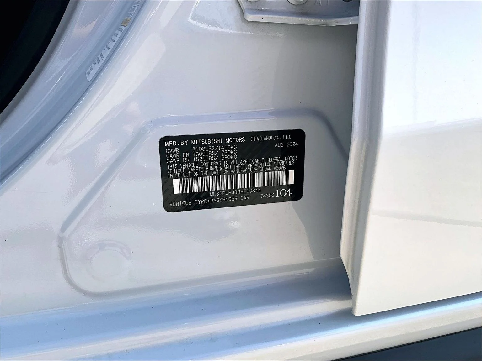 Used 2024 White Mitsubishi ES image 33
