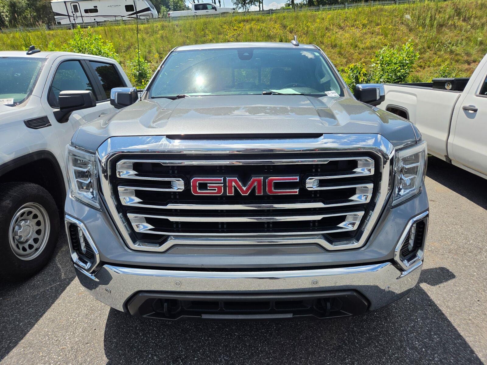 Used 2020 SATIN STEEL METALLIC GMC SLT image 2