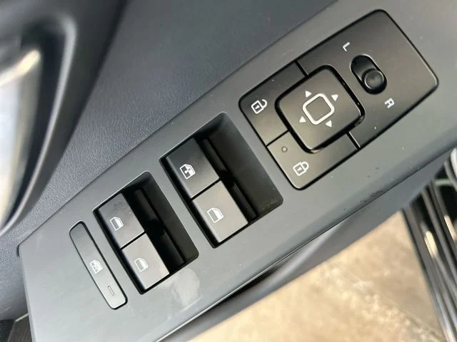 Used 2024 Black Kia LX image 17