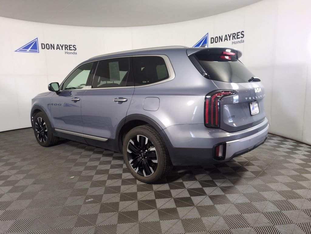 Used 2024 Silver Kia SX image 3
