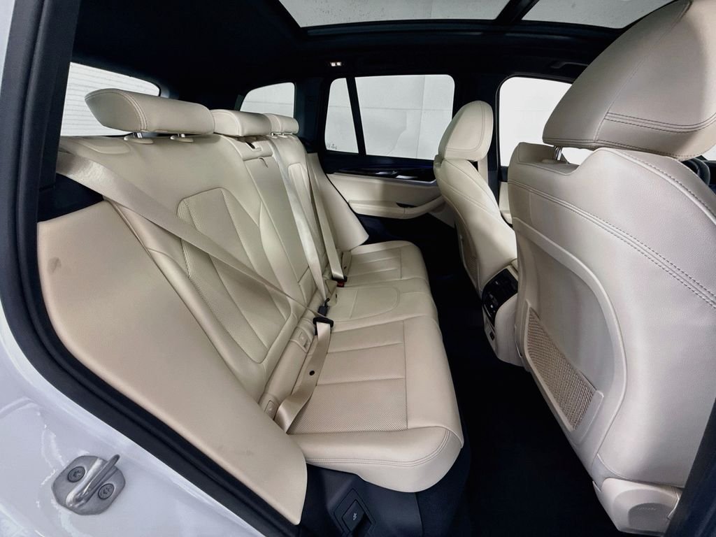 Used 2022 Alpine White BMW sDrive30i image 28