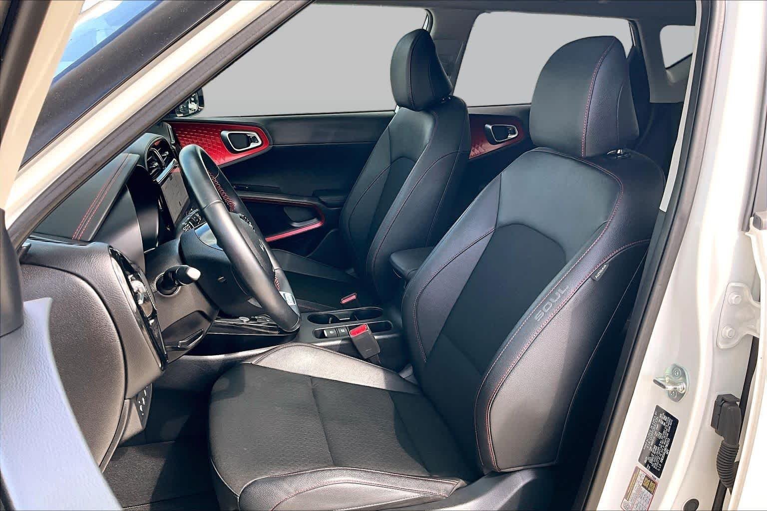 Pre-Owned 2024 Kia Soul GT-Line