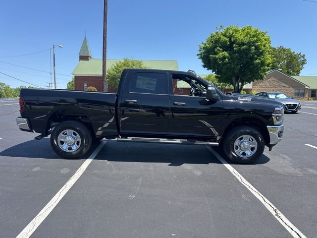 New 2026 Diamond Black Crystal Pearl-Coat Exterior Paint RAM Tradesman image 8