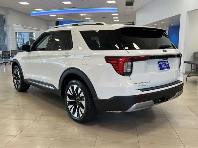 New 2026 Star White Metallic Tri-Coat Ford Platinum image 5