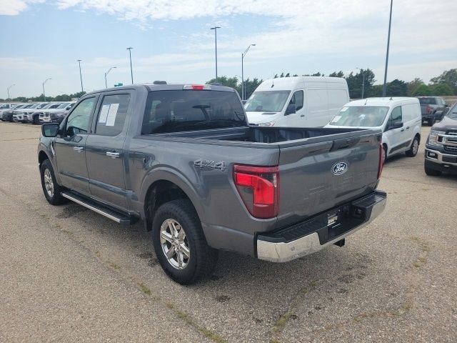 Used 2025 Gray Metallic Ford XLT image 26