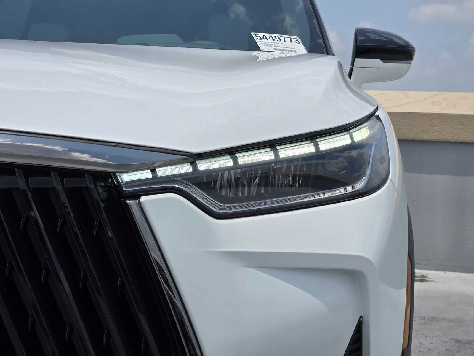 New 2027 2T RAD WHT INFINITI Autograph AWD image 10