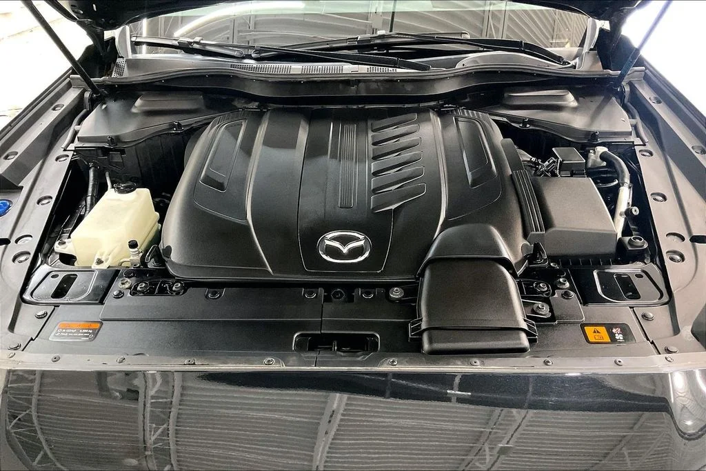Used 2024 Black Mazda 3.3 Turbo Premium image 9