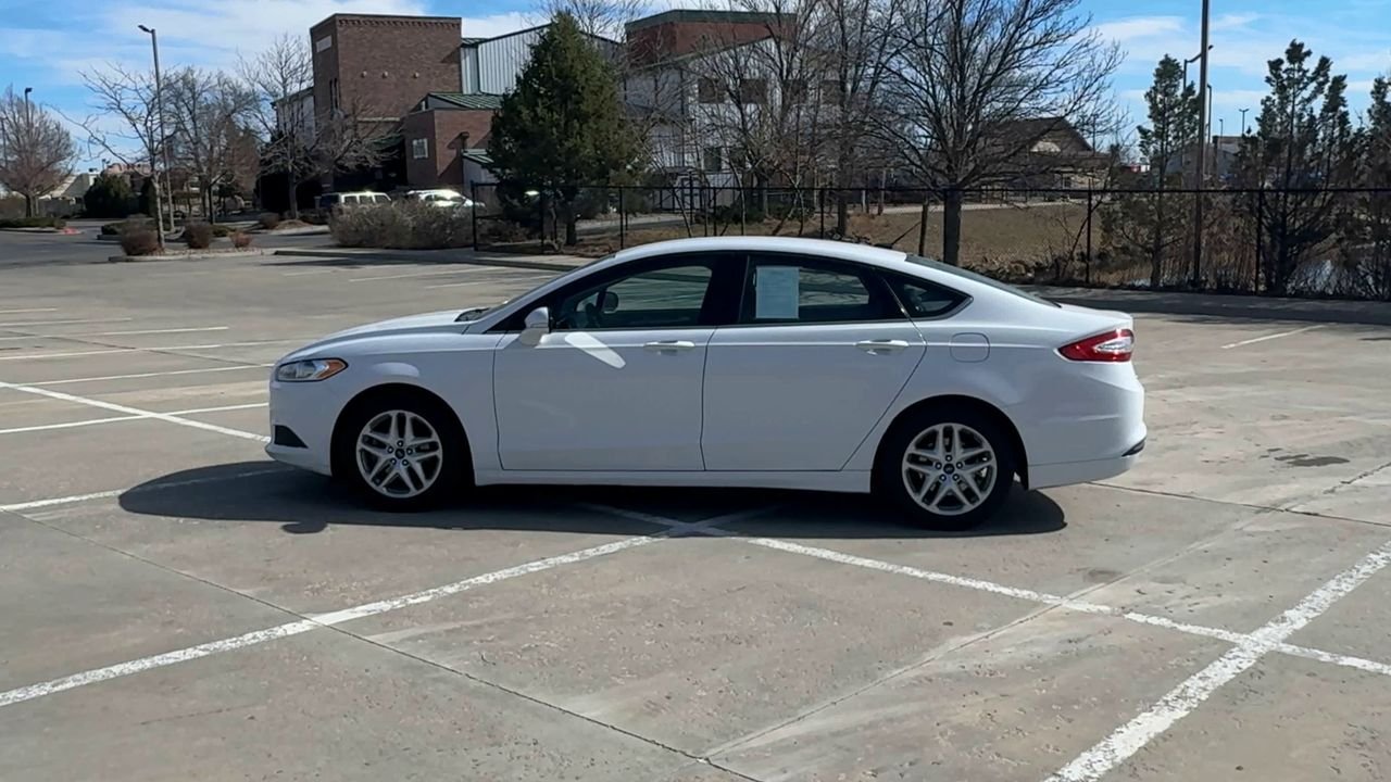 2016 Ford Fusion SE photo 4