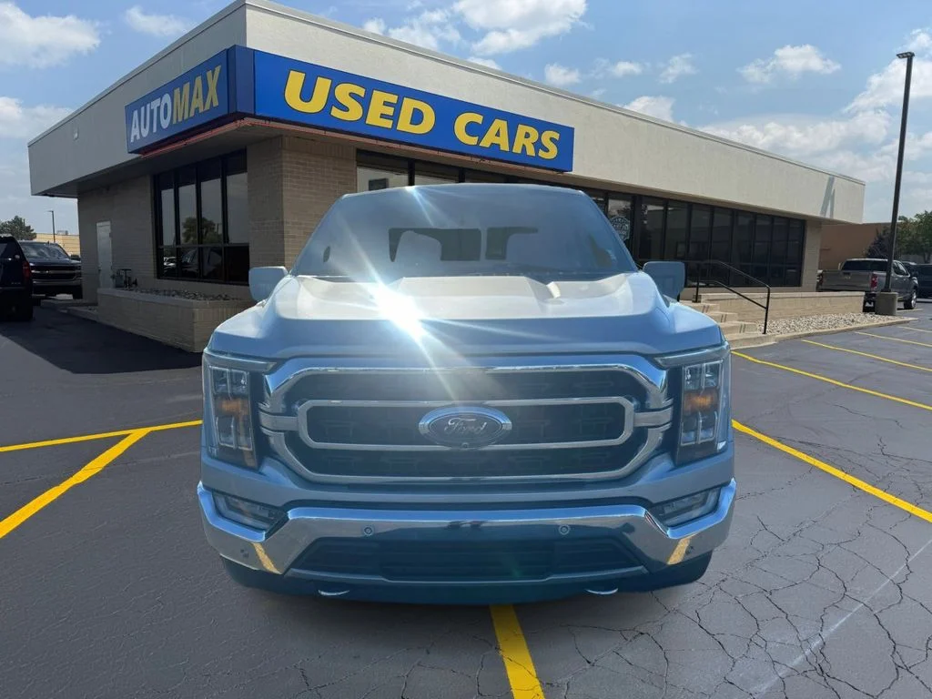 Used 2021 Silver Ford XLT image 3