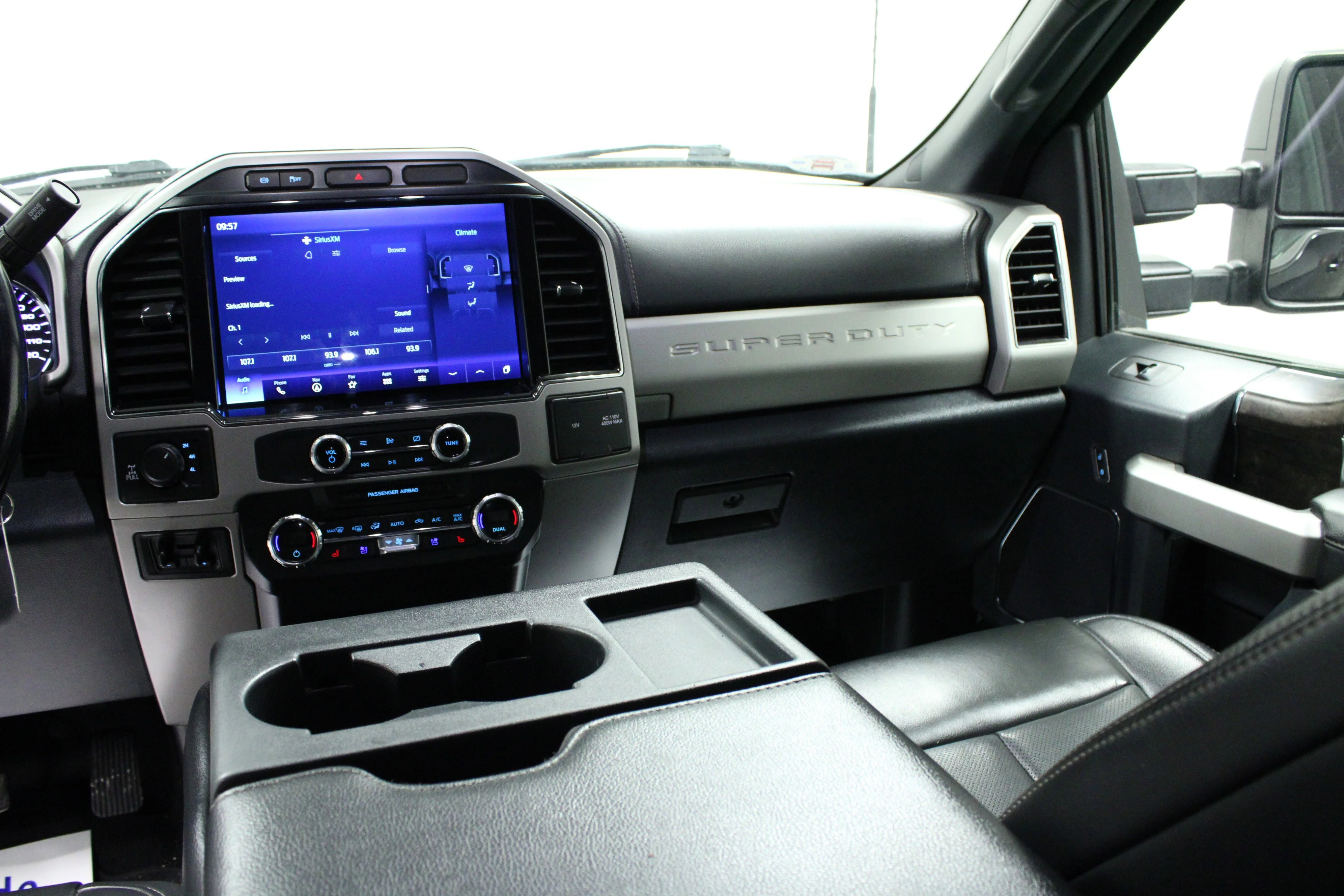 Used 2022 Agate Black Metallic Ford Lariat image 19
