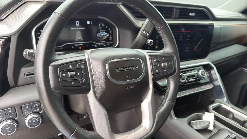 Used 2024 Onyx Black GMC Denali image 23