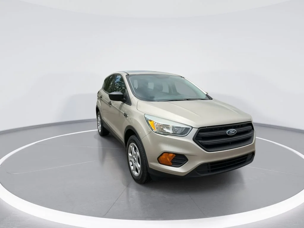 Used 2017 Gold Ford S image 3