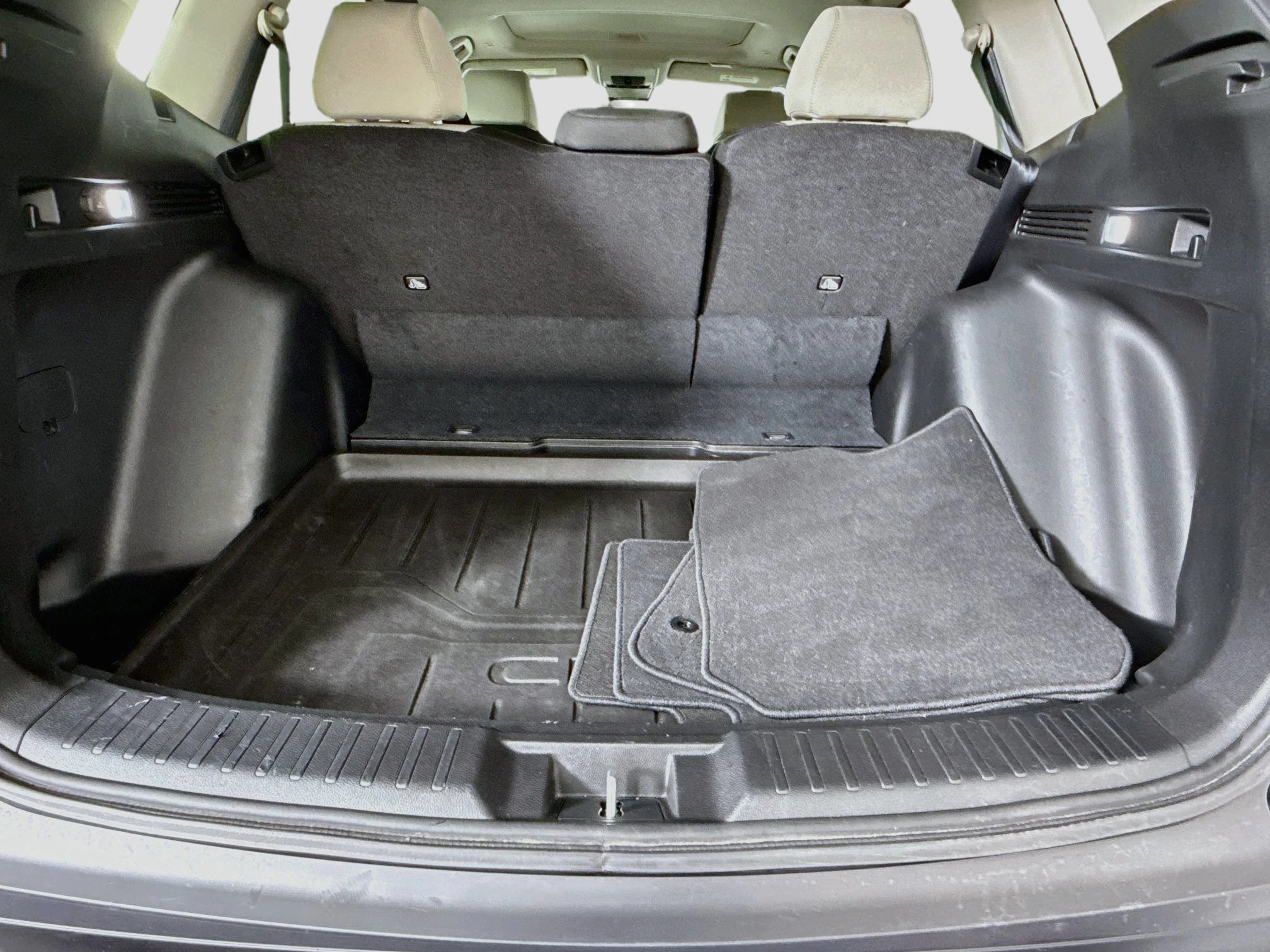 Used 2023 White Honda EX image 27