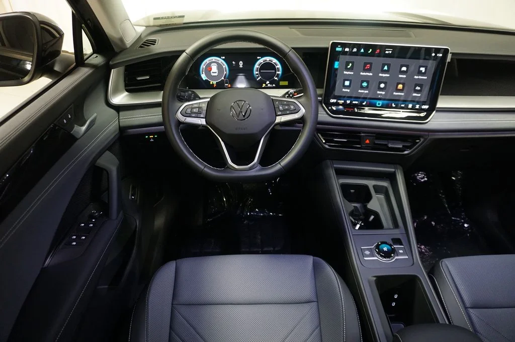 New 2026 Deep Black Volkswagen 2.0T SE image 12