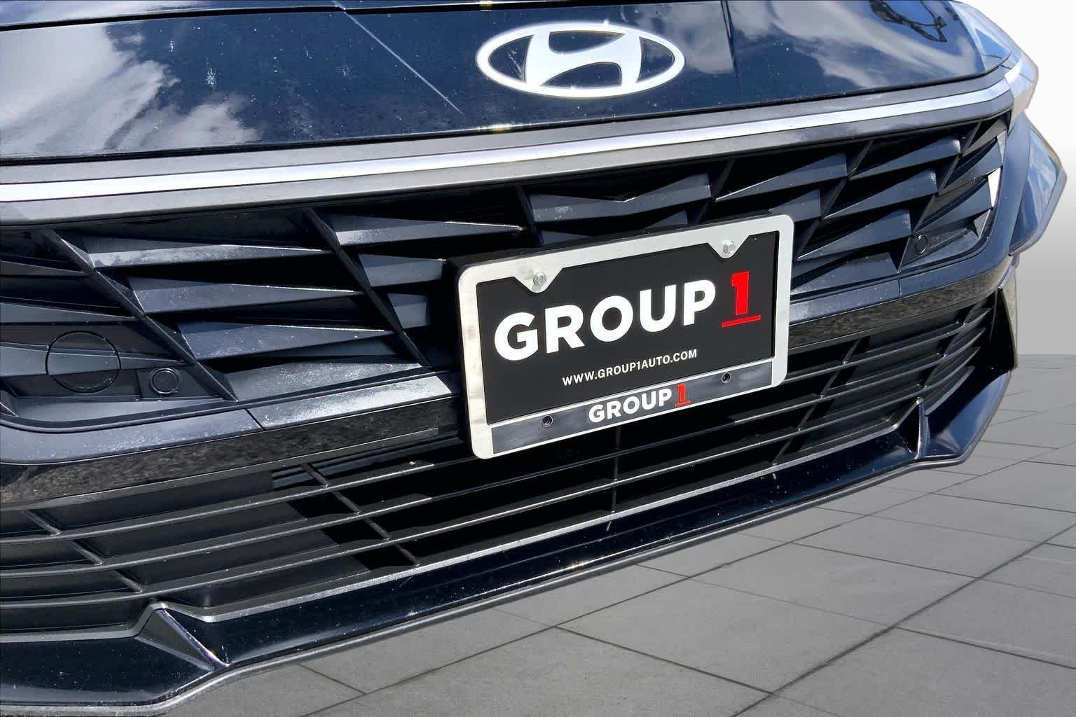 Used 2024 Abyss Black Hyundai SEL image 29
