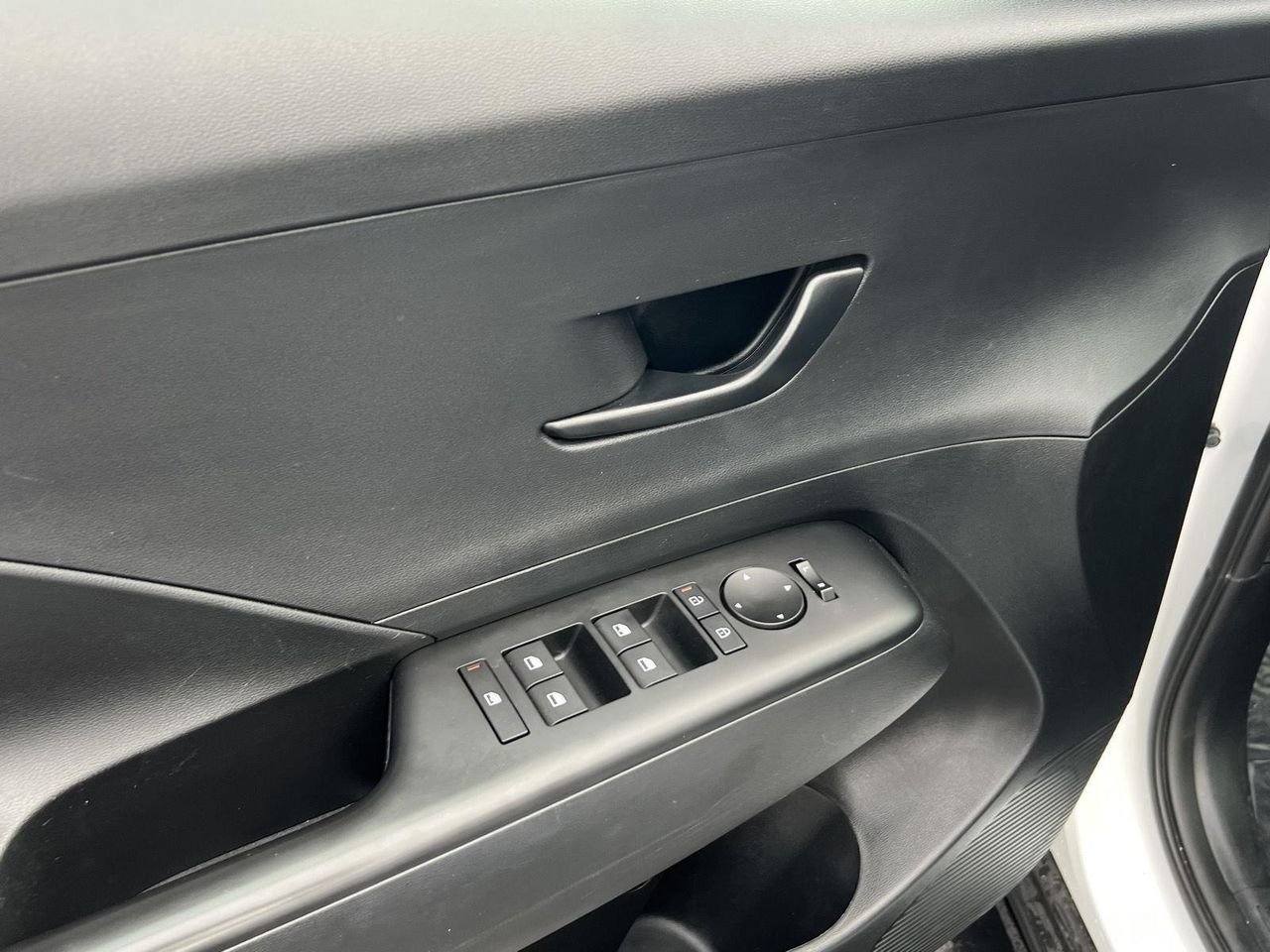 New 2026 Atlas White Hyundai SE AWD image 30