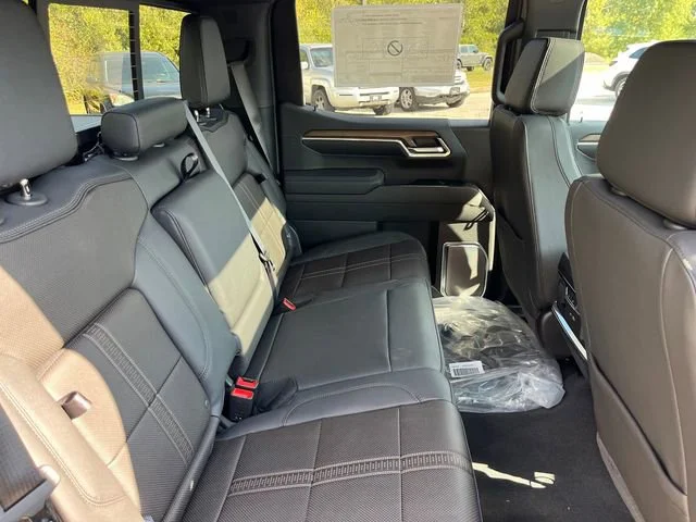 2026 Chevrolet Silverado 1500 High Country - Photo 13