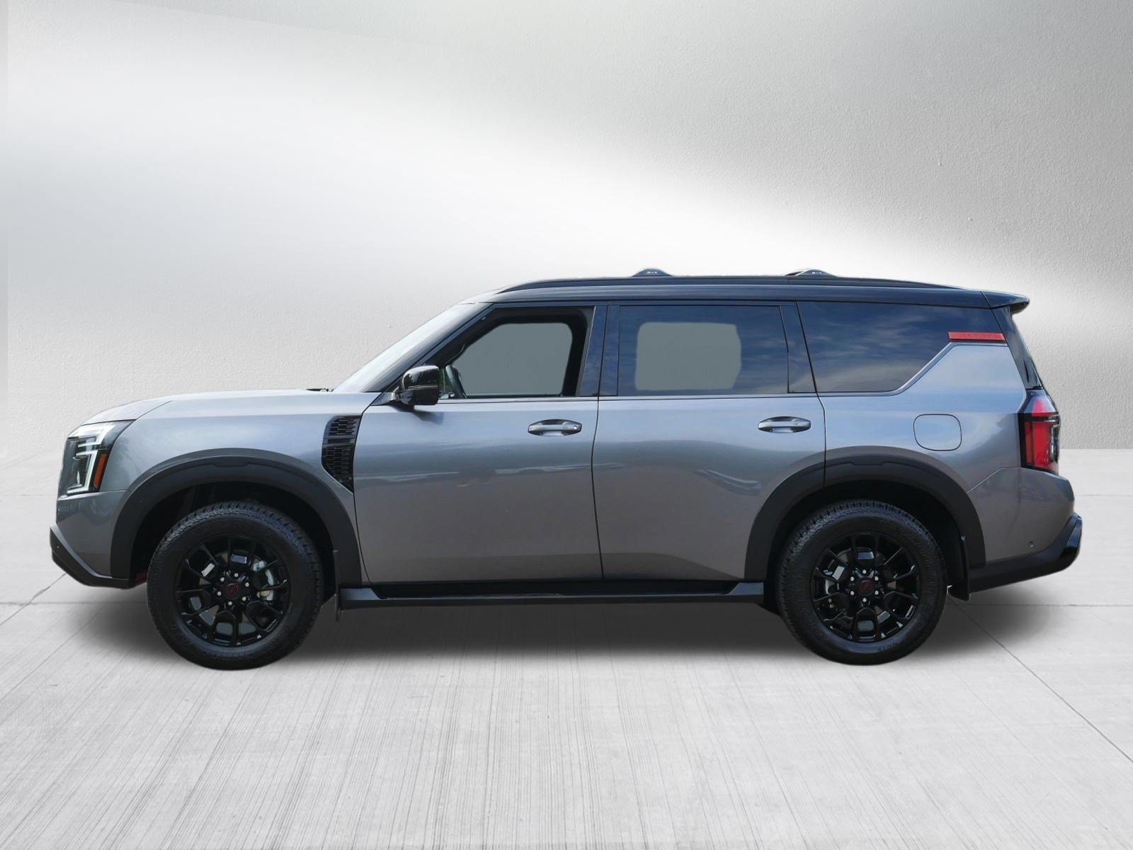 Used 2025 Gun Metallic/Super Black Nissan PRO-4X image 4