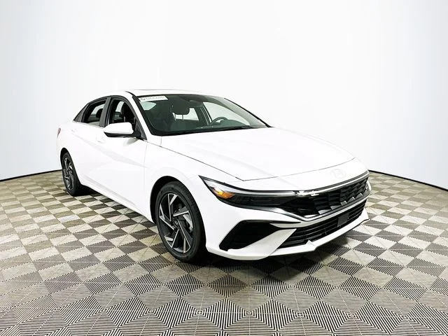 New 2025 Hyundai ELANTRA SEL Convenience