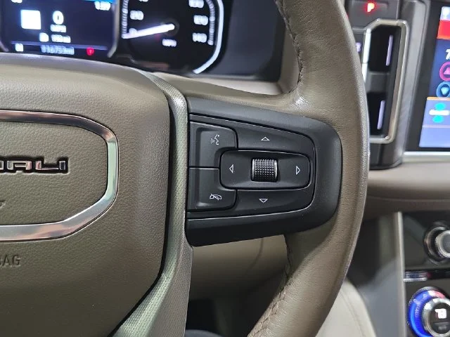 Used 2021 White GMC Denali image 17