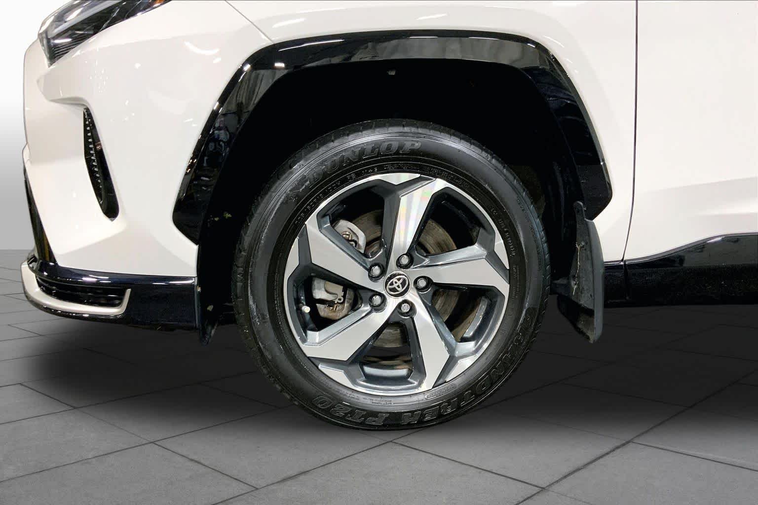 Used 2023 Ice Cap Toyota SE image 11