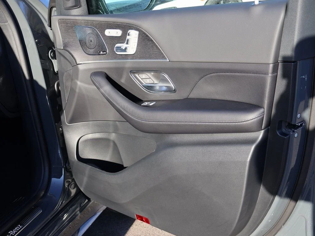 New 2026 MANUFAKTUR Silicon Grey Mercedes-Benz GLE 450 image 55