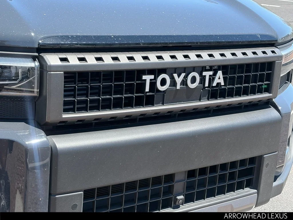 Used 2025  Toyota Base image 9