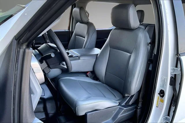 Used 2023 White Ford XL image 21